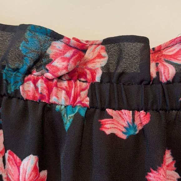 VINCE CAMUTO Floral Off Shoulder Blouse - Picture 9 of 15